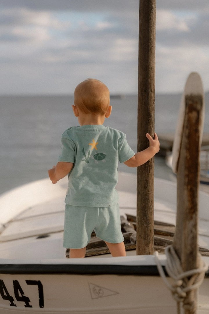 T-shirt and shorts Seashells and Stripes Surf Blue | Little Dutch