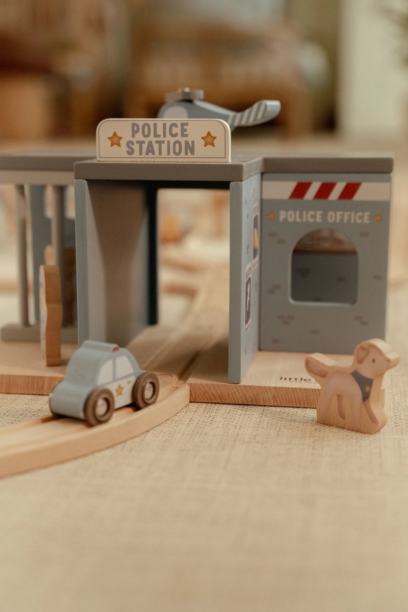 Gare de police en bois personnalisée | Schmatzepuffer