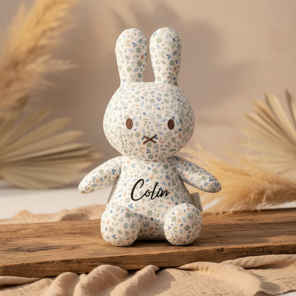 Kuscheltier Hase Lucky Leaves all-over-print, 30 cm x Miffy