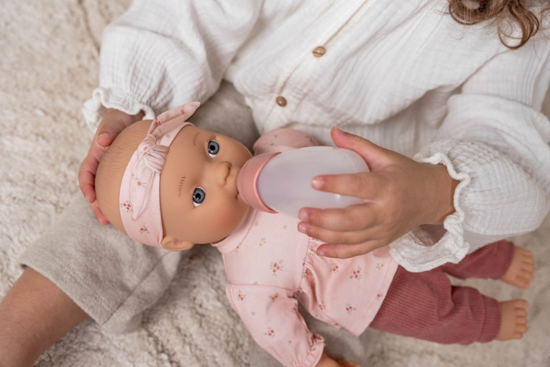Personalisierte Babypuppe Lily mit Name & Zubehör | Geschenk für Kinder