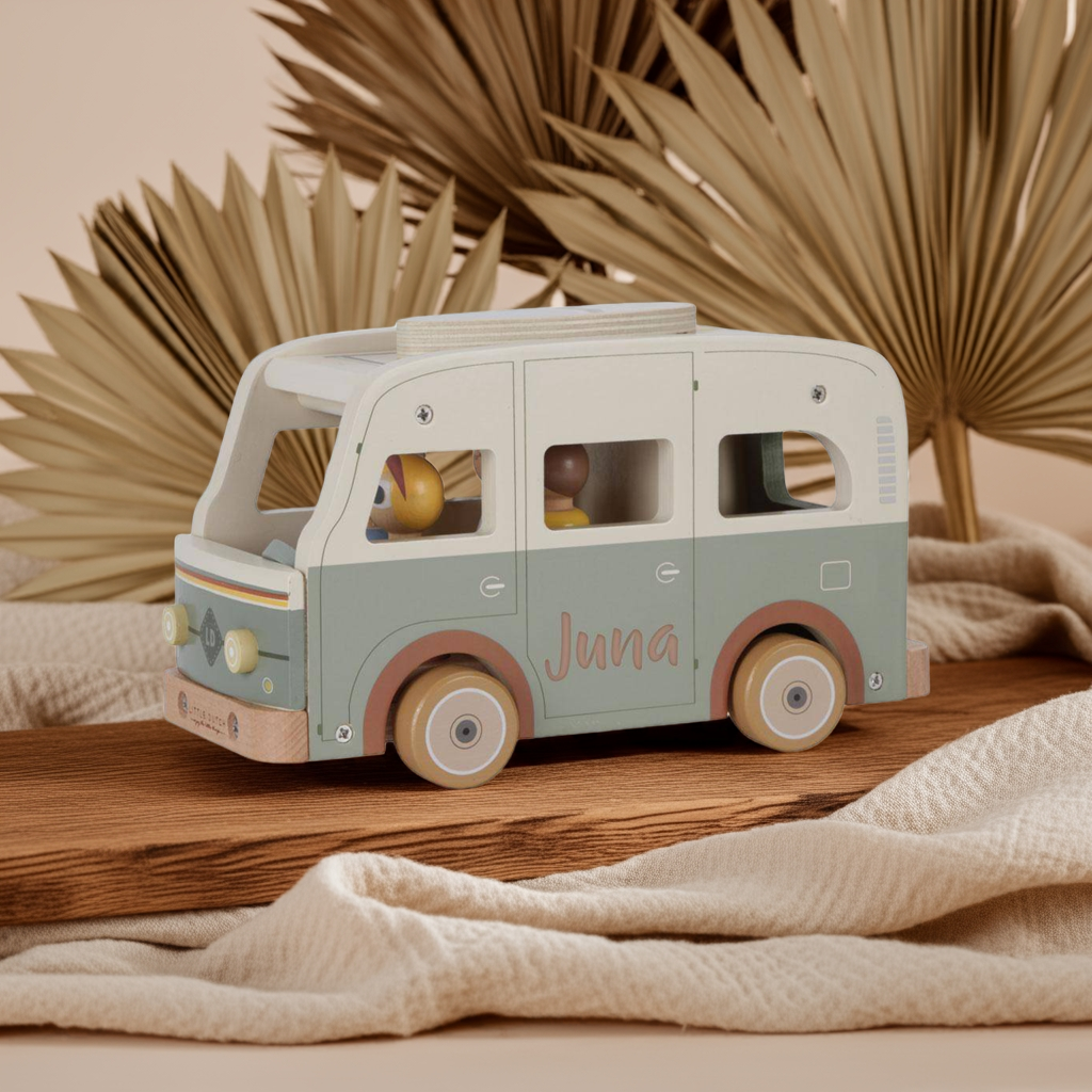 Retro Camper Van with Play Figures – Role Play for Children