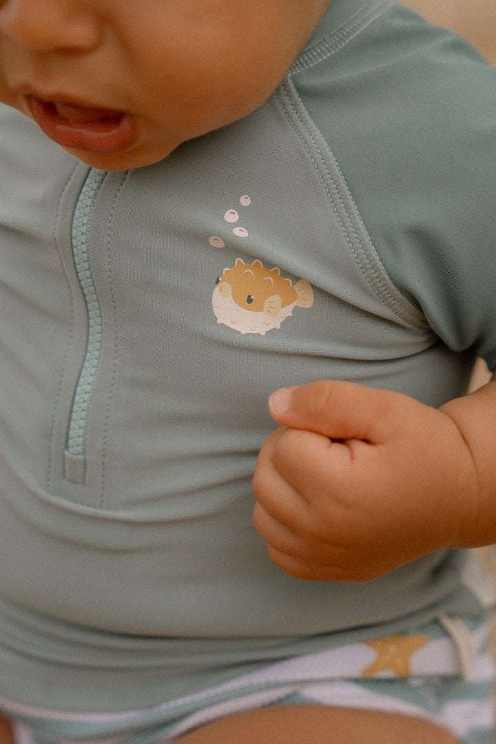 Maillot de bain à manches courtes Seashells Surf Blue | Little Dutch