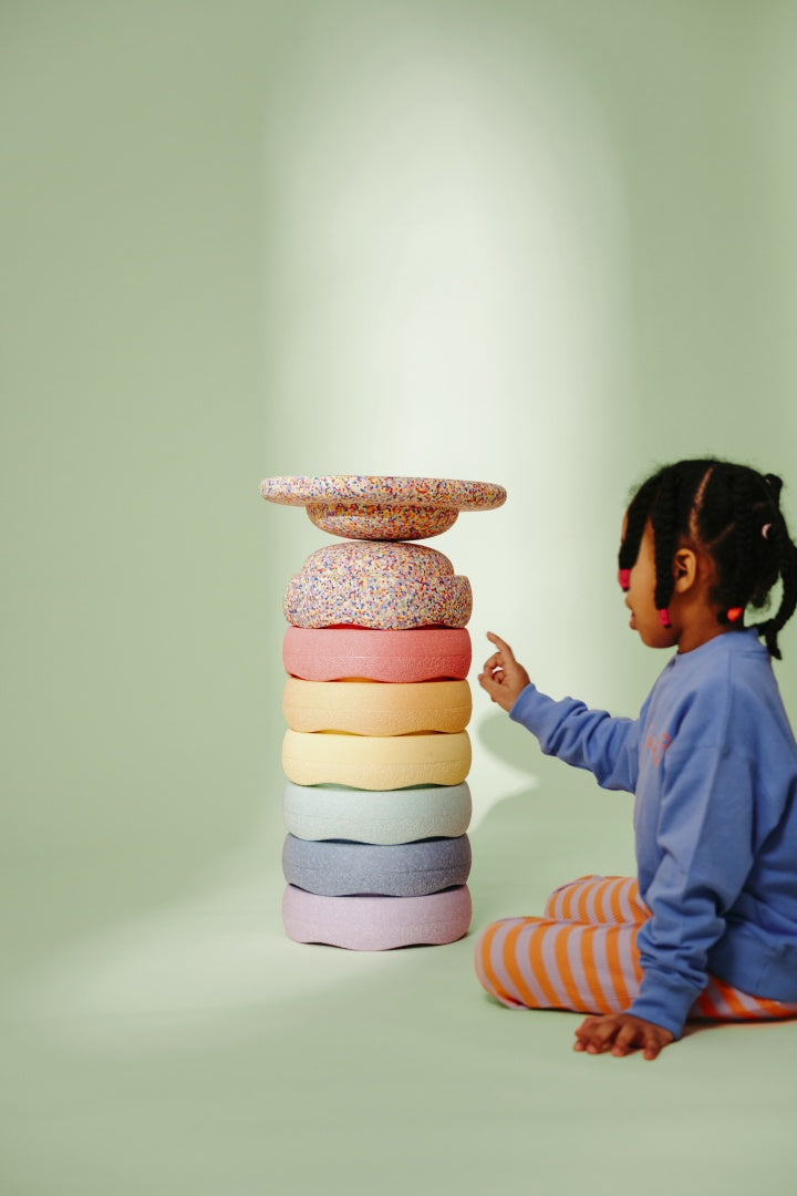 OFFRE ensemble : Balance Board gratuit + Stapelstein Rainbow Set complet – pastel | Stapelstein