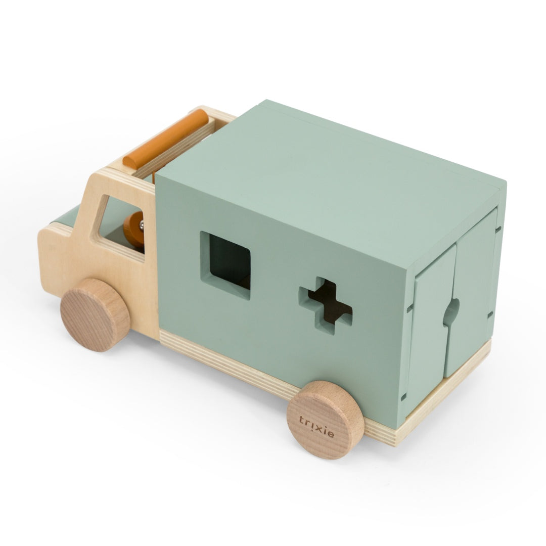 Wooden ambulance | Trixie