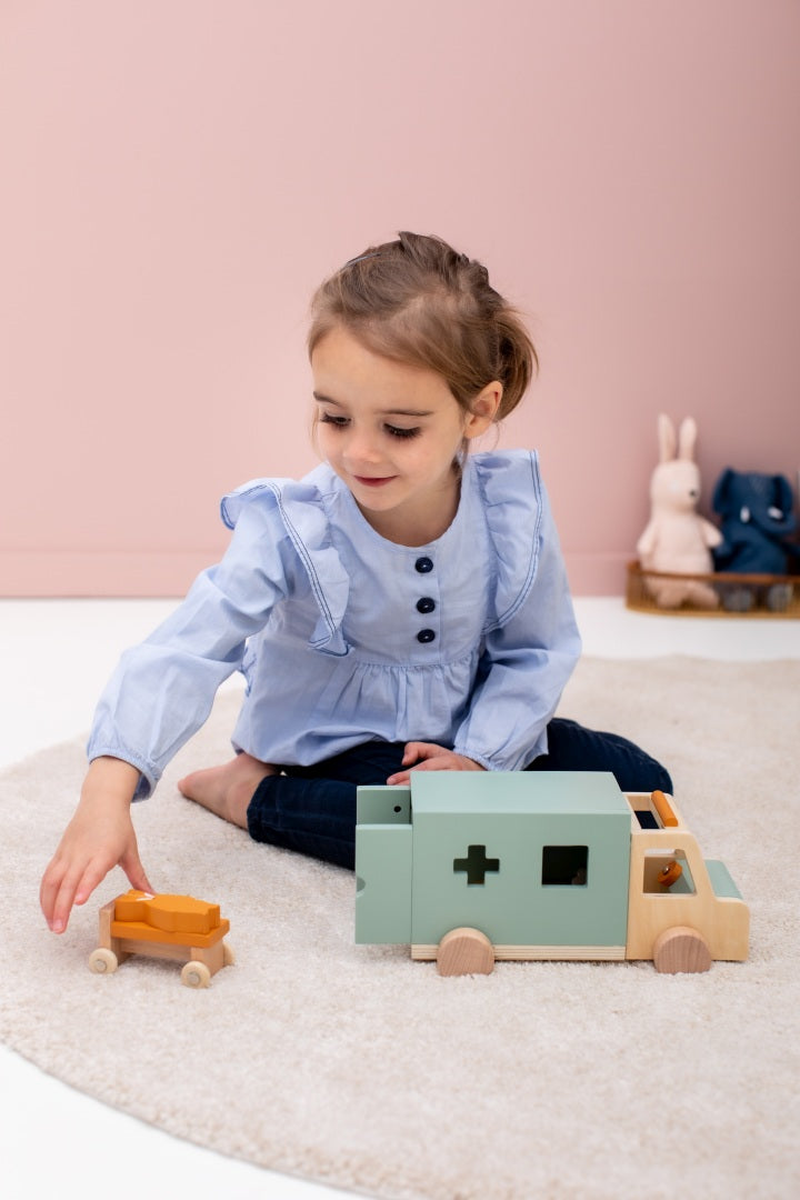 Wooden ambulance | Trixie