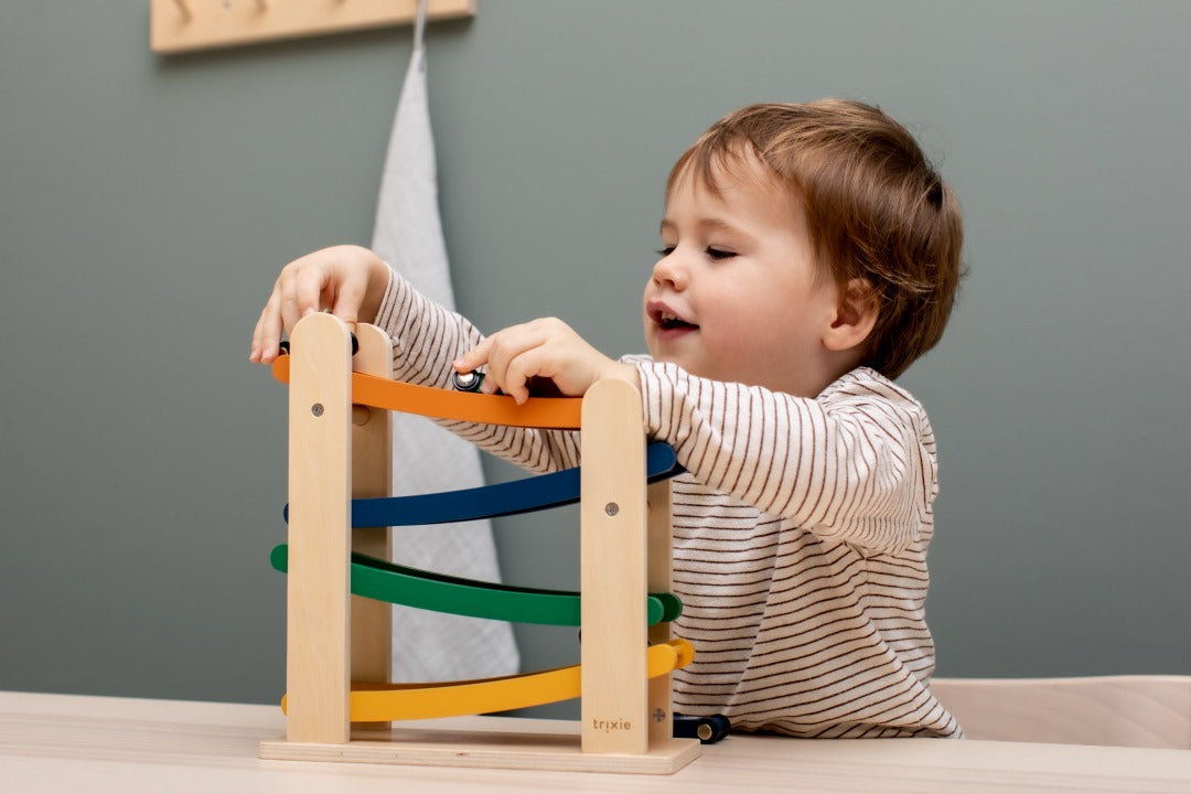Wooden ball track with 4 cars | Trixie