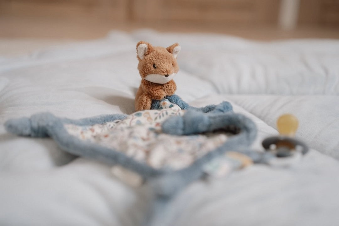 Snuggle blanket with fox print, Forest Friends