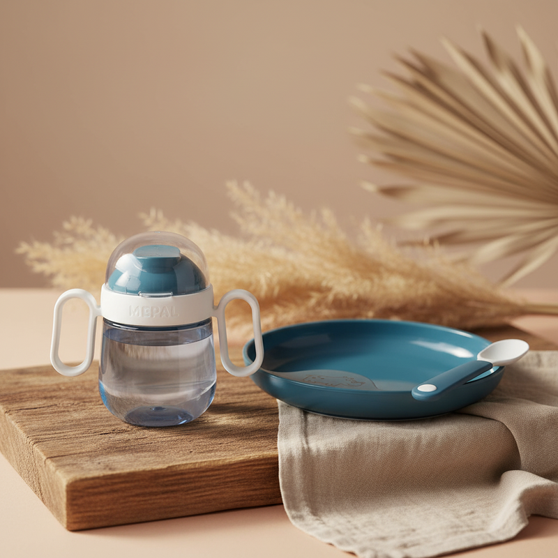 3 teiliges Babygeschirr Set in Deep Blue fuer die ersten selbststaendigen Mahlzeiten, robust, kindgerecht und ideal fuer Babys und Kleinkinder