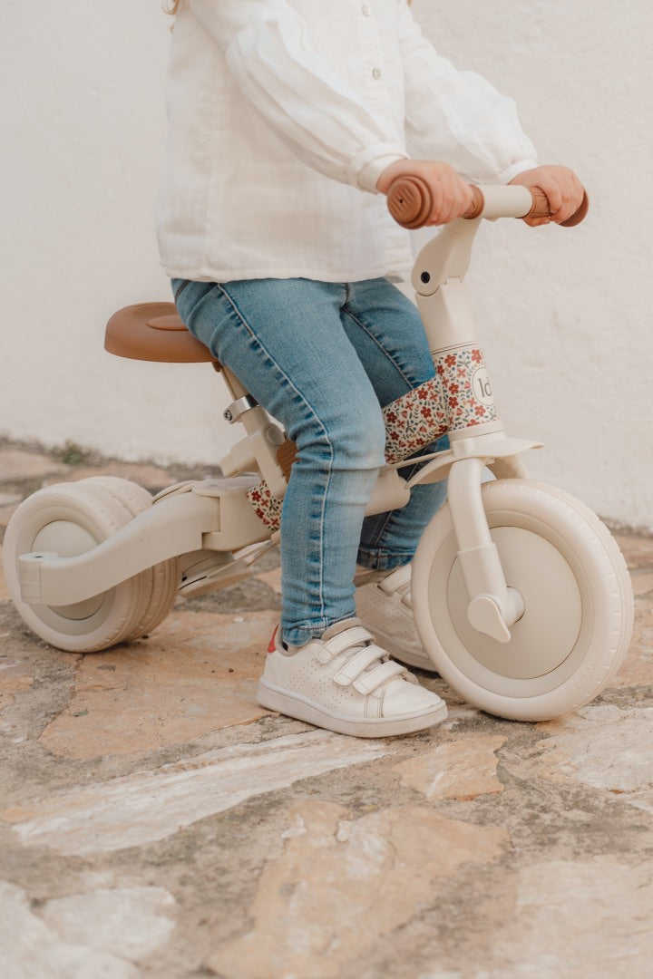 Grow-Along 4-in-1 Tricycle Sunny Flower Off-white | Little Dutch