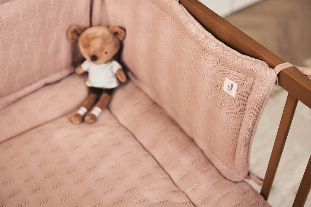weiche Stoffpuppe Maus als liebevolles Kuscheltier fuer Babys und Kinder zum Kuscheln und Spielen