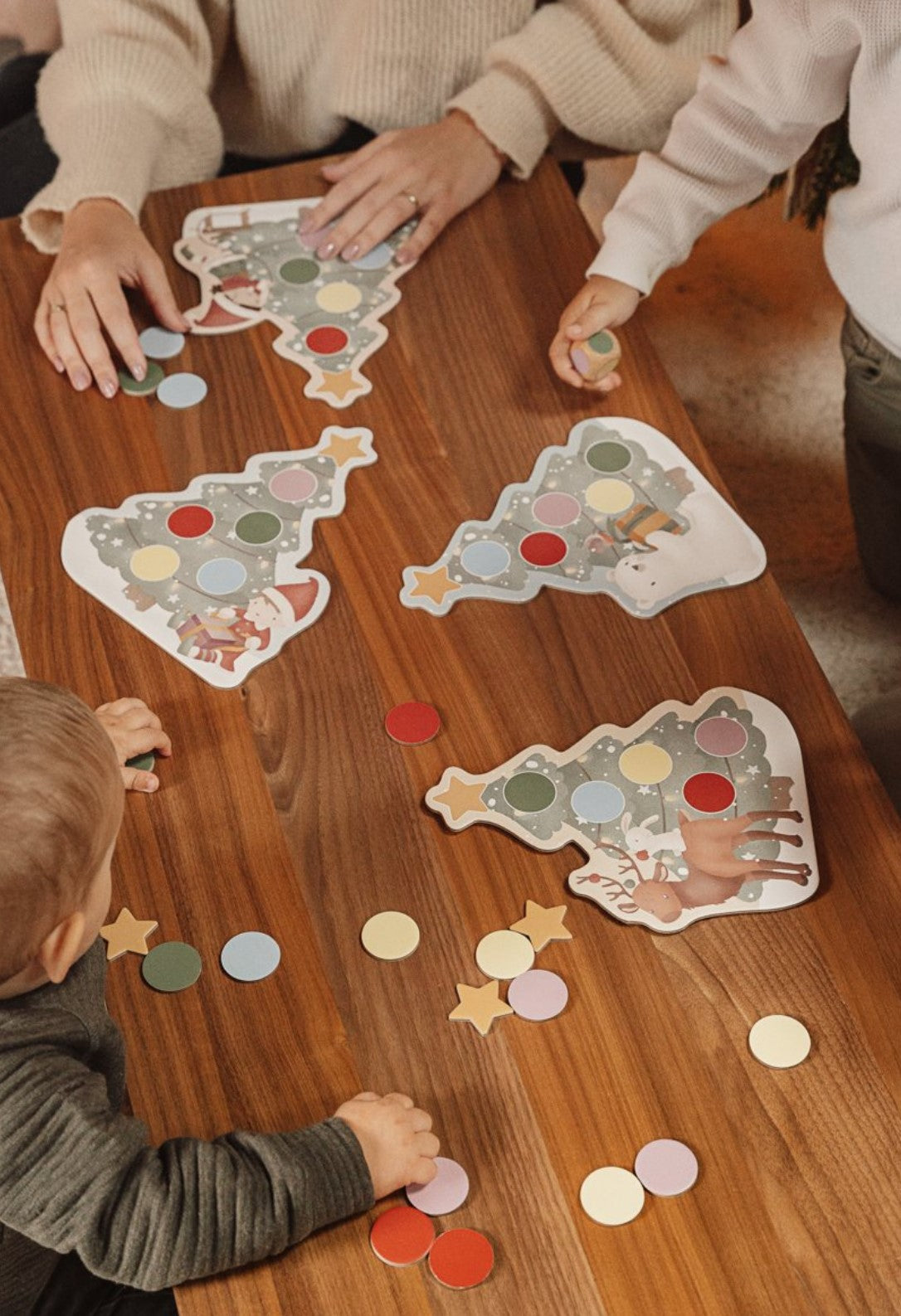 Christmas Tree Game – A Game of Skill for Children