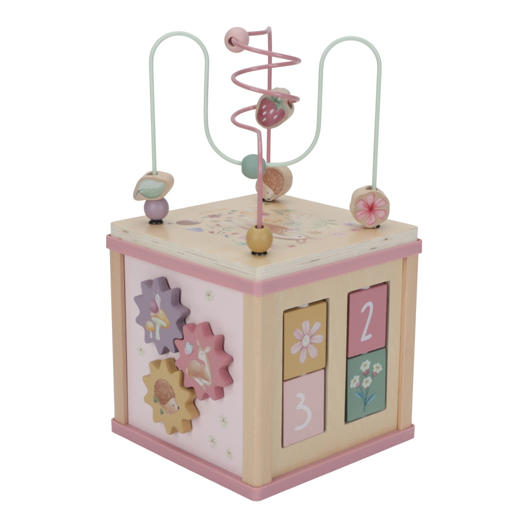 Motorikwürfel Fairy Garden aus Holz mit Zahnrädern, Zahlenelementen und Perlenlabyrinth. Pädagogisch wertvolles Motorikspielzeug zur Förderung von Feinmotorik, Konzentration, logischem Denken und kreativem Spielen bei Kindern.
