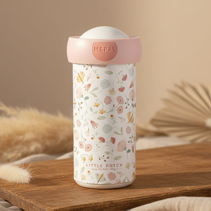 Trinkbecher fuer Kinder mit zartem Blumenmotiv,  ideal fuer Kindergarten, Ausfluege und unterwegs